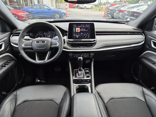 Used 2025 Jeep Compass Latitude w/ Sun & Sound Group AWD/4WD image 22