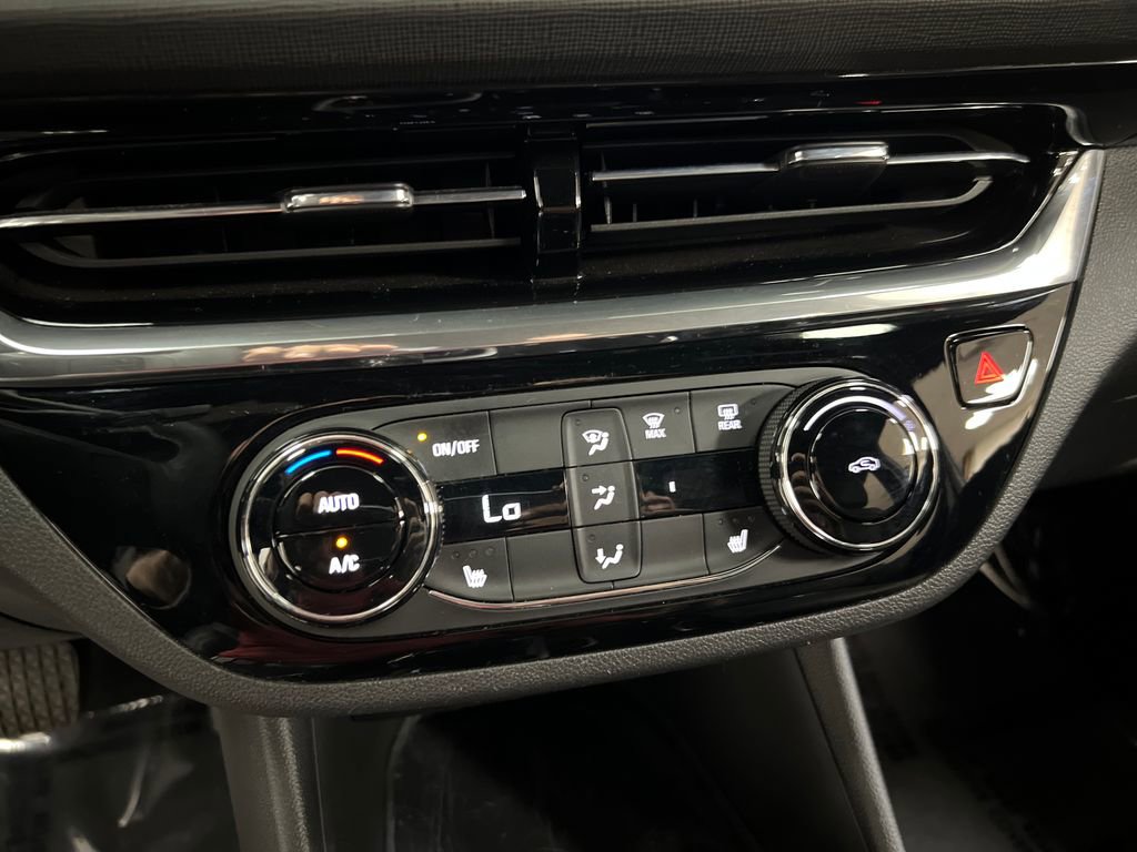 Used 2024 Buick Envista Sport Touring w/ Convenience I Package FWD image 20