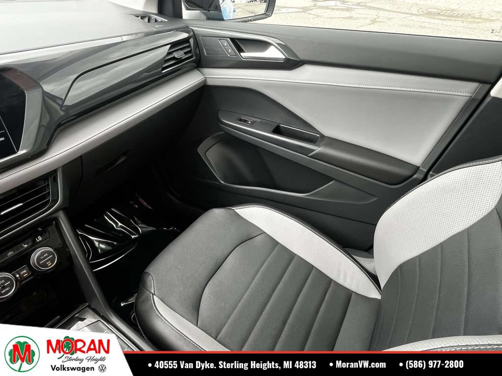 Certified 2023 Volkswagen Taos SEL AWD/4WD image 33