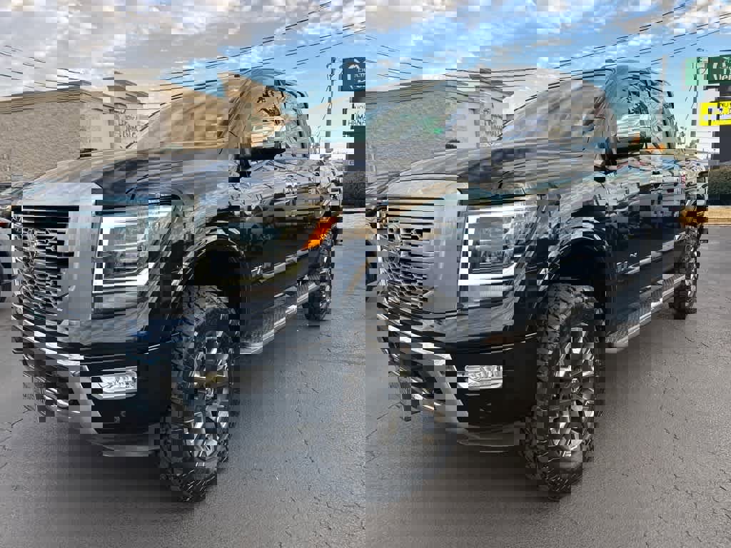 Used 2021 Nissan Titan Platinum Reserve w/ Moonroof Package image 7