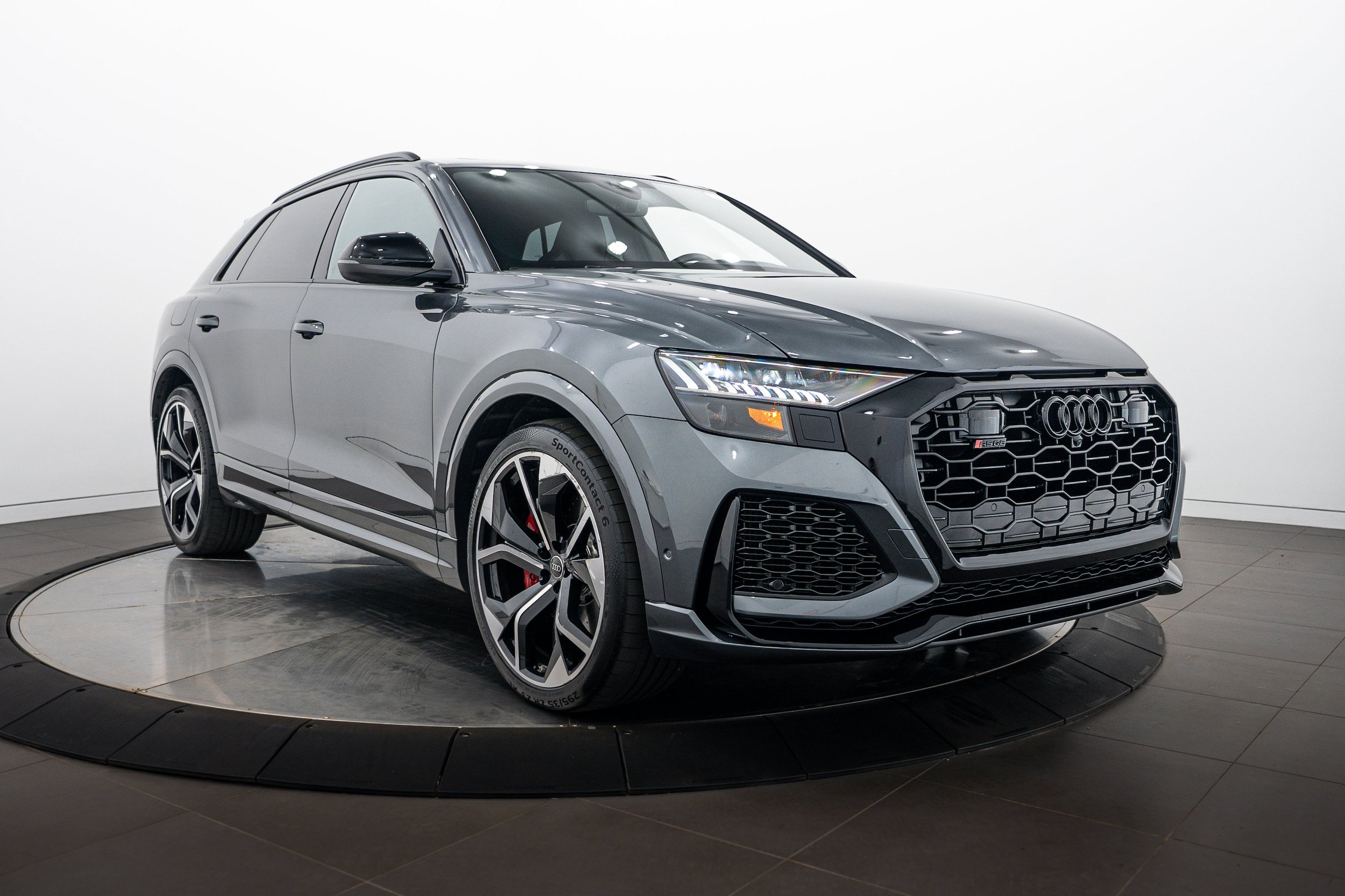 Used 2023 Audi RS Q8 w/ Black Optic Package AWD/4WD image 2
