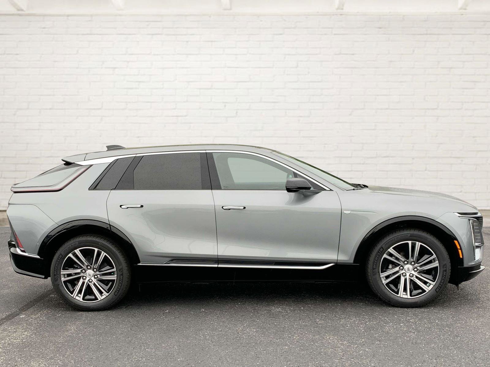 New 2024 Cadillac Lyriq Luxury w/ LPO, Floor Liner Package image 2