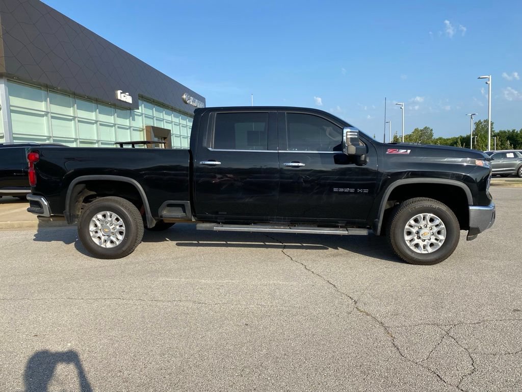 Used 2024 Chevrolet Silverado 2500 LTZ w/ LTZ Convenience Package AWD/4WD image 8