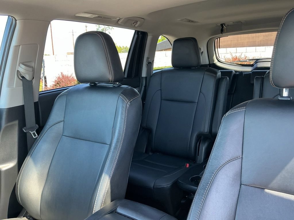 Used 2019 Toyota Highlander XLE AWD/4WD image 12