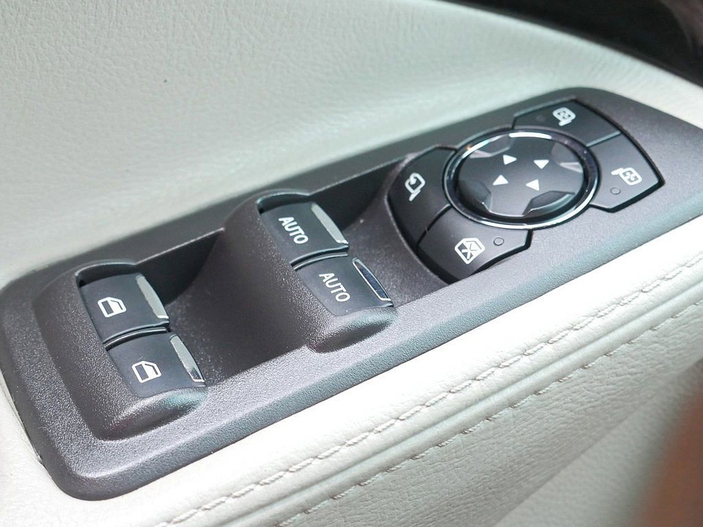 Used 2014 Ford Explorer Limited w/ Equipment Group 302A AWD/4WD image 27
