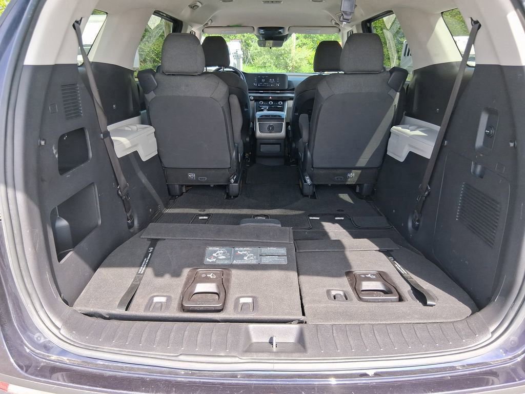 Used 2023 Kia Carnival LX image 42