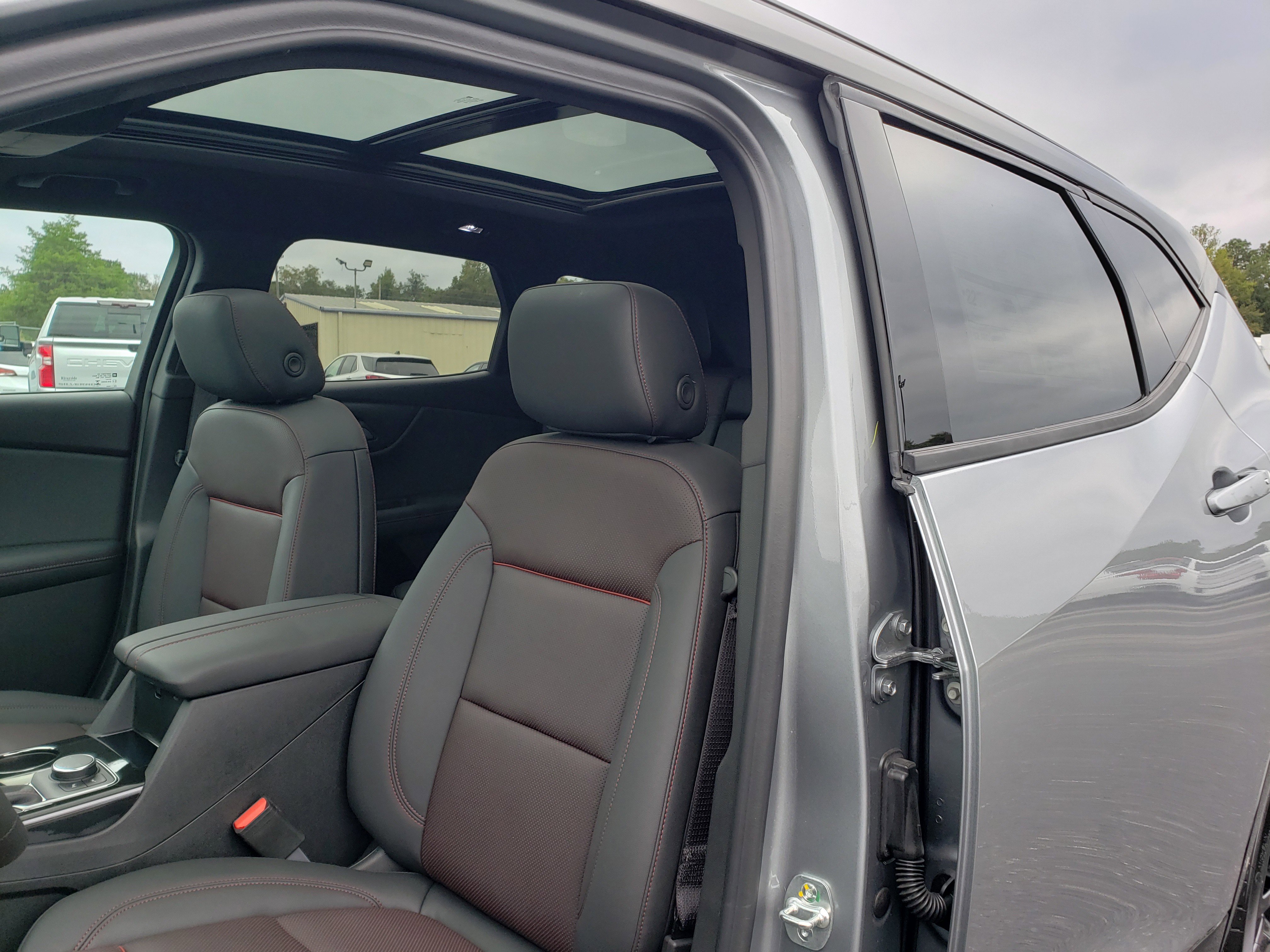 New 2025 Chevrolet Blazer RS w/ Driver Confidence II Package image 34