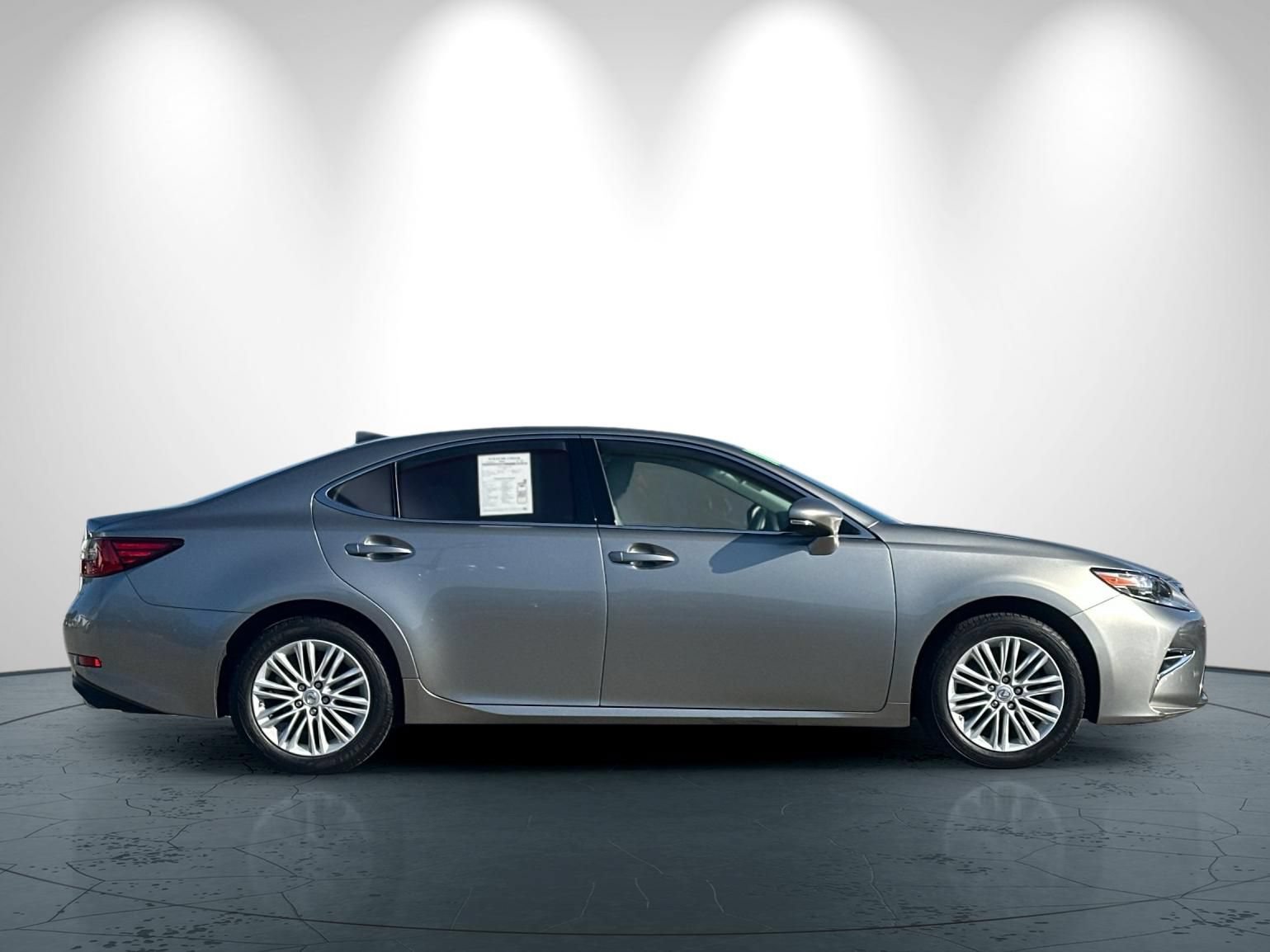 Used 2018 Lexus ES 350 FWD image 3