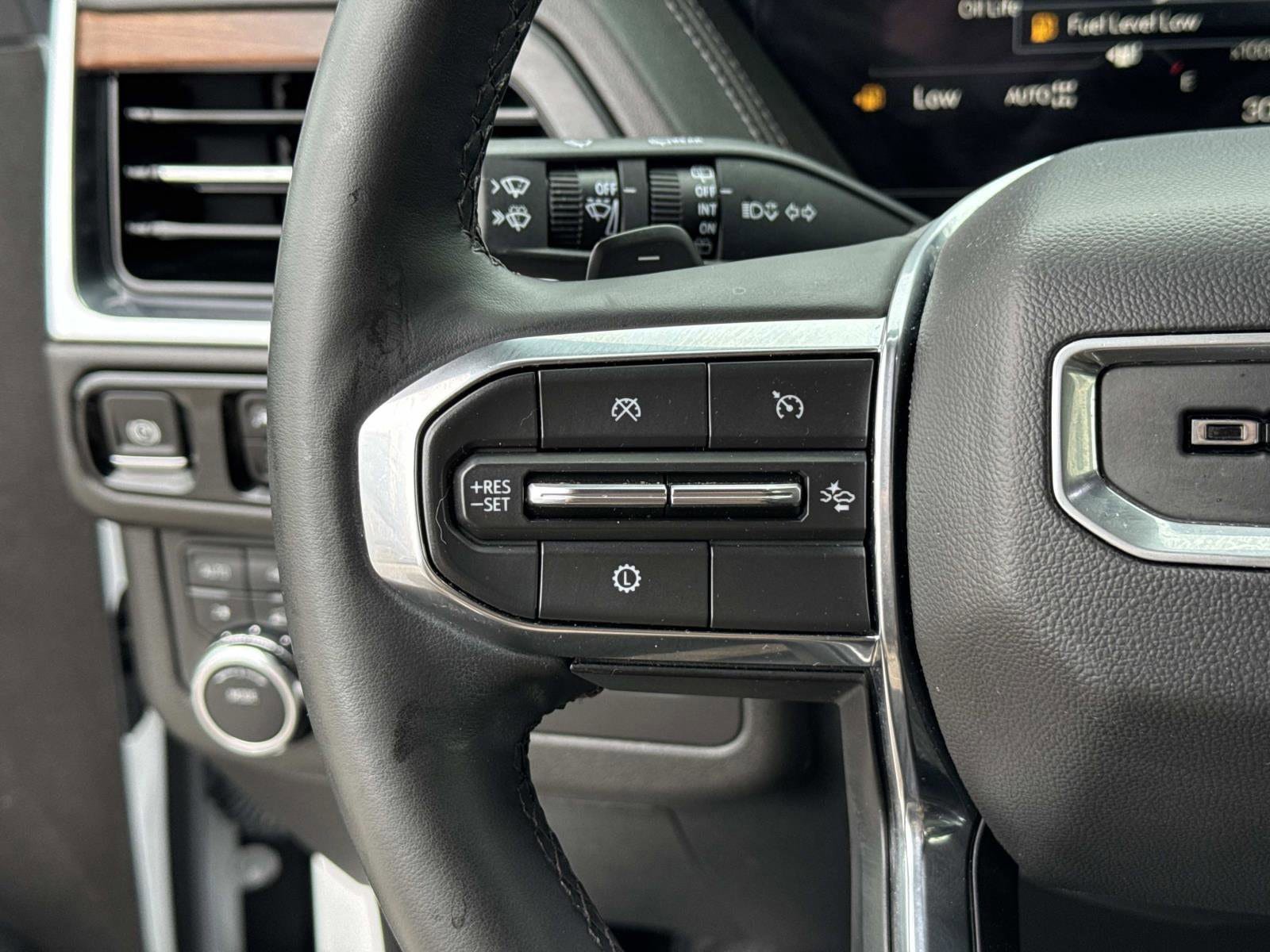 Used 2025 GMC Yukon Denali AWD/4WD image 31