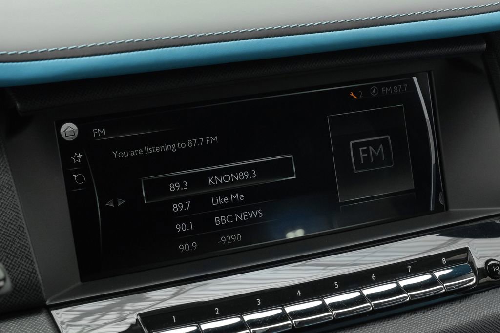 Used 2022 Rolls-Royce Cullinan w/ Cullinan Package image 30