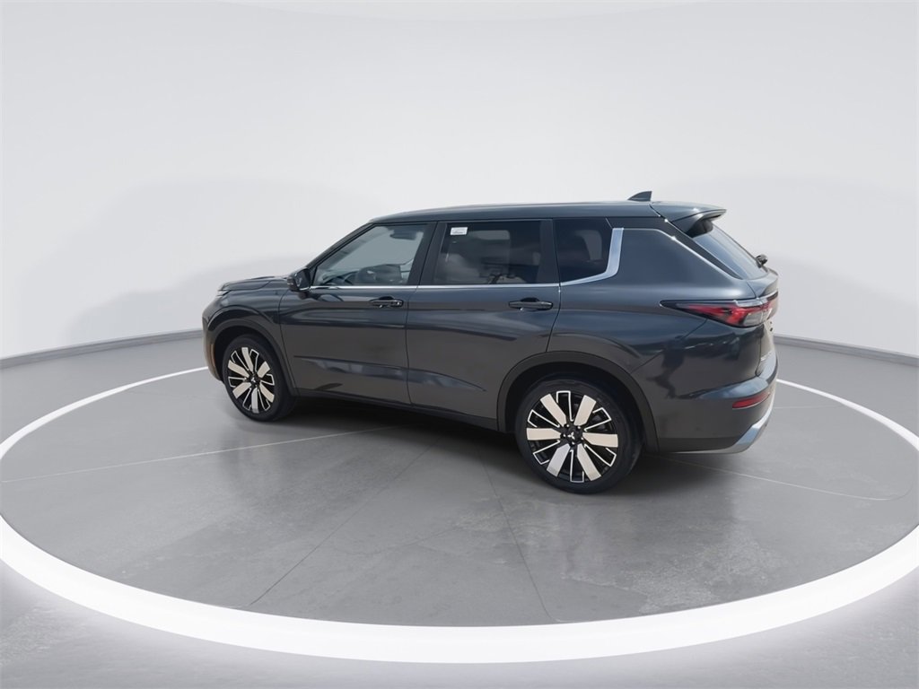 New 2025 Mitsubishi Outlander SE image 6