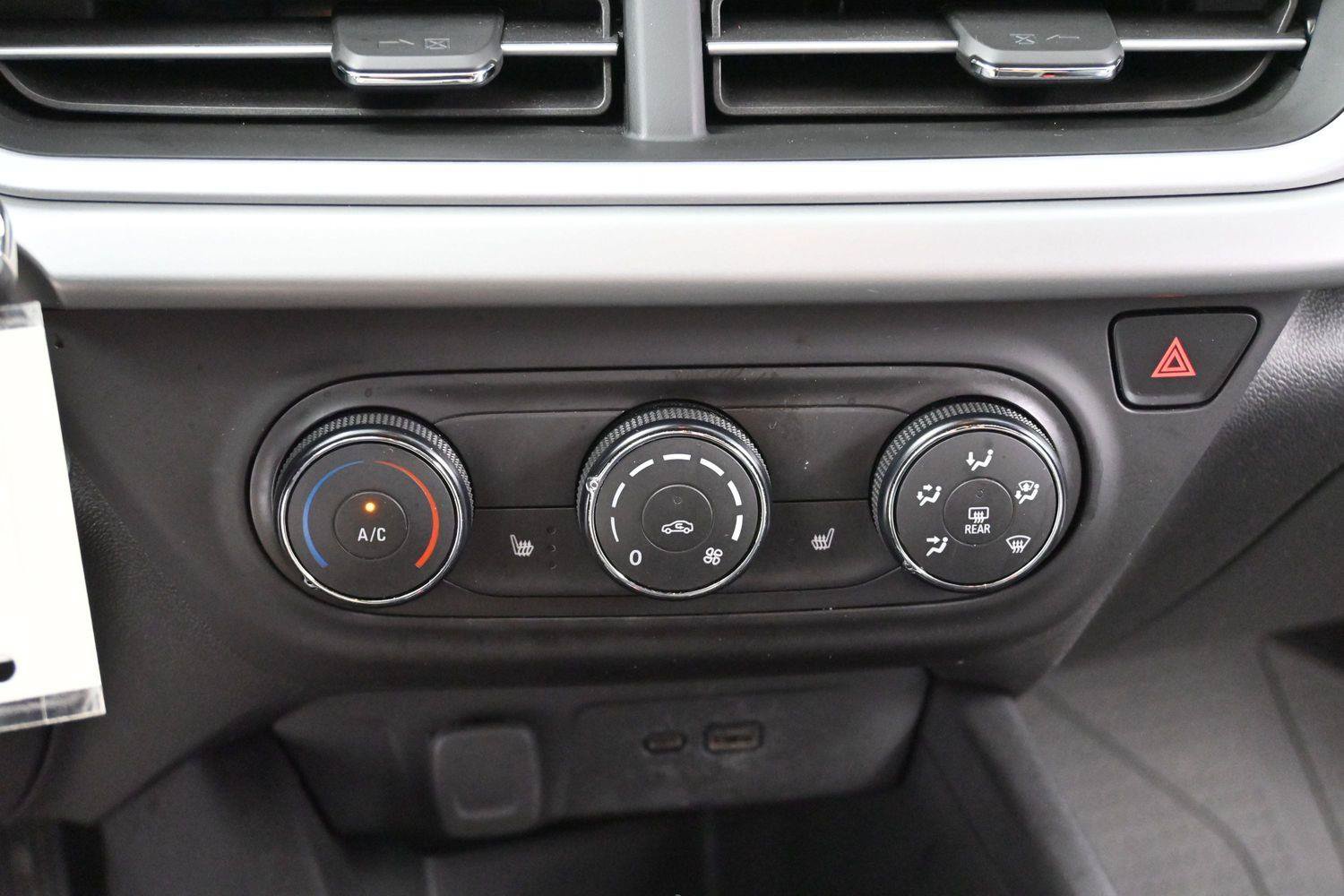 Used 2024 Chevrolet Trax RS w/ Driver Confidence Package FWD image 21