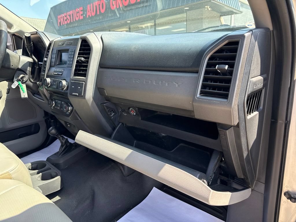 Used 2017 Ford F550 4x4 Regular Cab Super Duty image 34