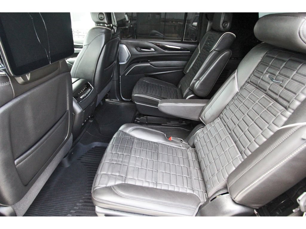 Certified 2024 Cadillac Escalade ESV V w/ Heavy-Duty Trailer Package AWD/4WD image 7