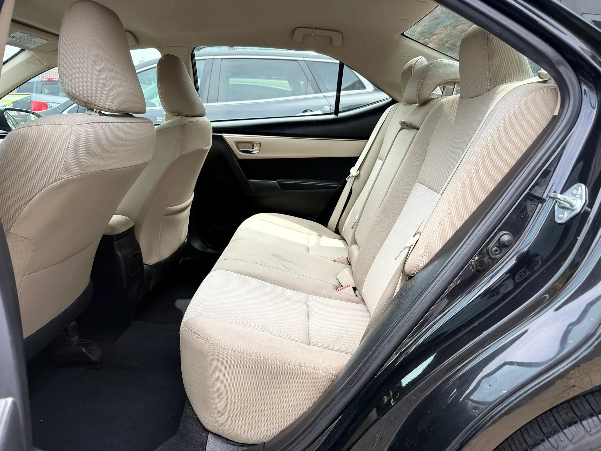 Used 2016 Toyota Corolla LE FWD image 25