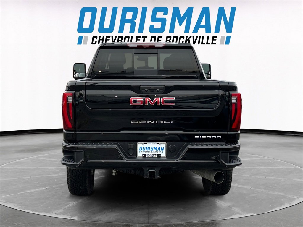 Used 2025 GMC Sierra 2500 Denali image 5