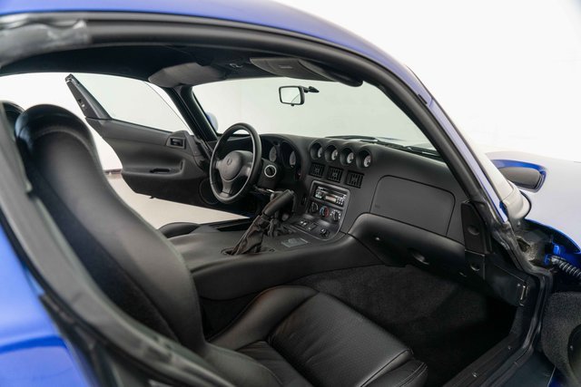 Used 1996 Dodge Viper GTS image 25