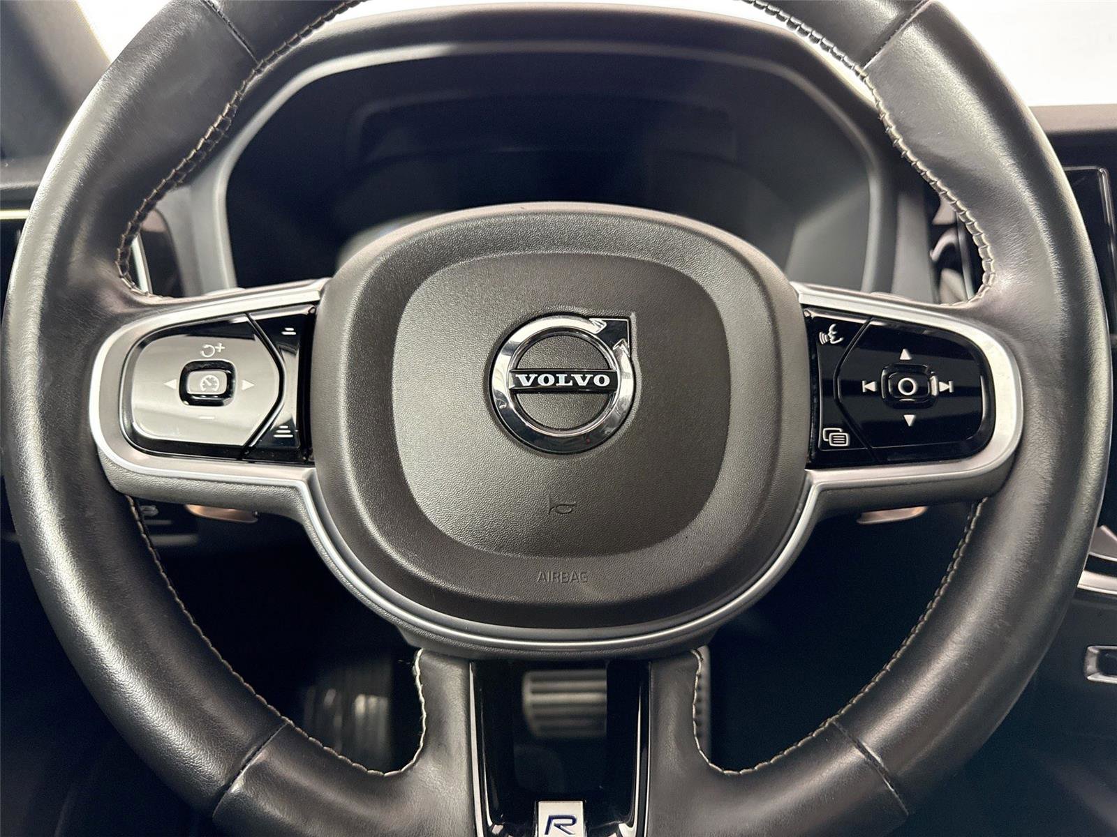 Used 2019 Volvo S60 T5 R-Design image 17