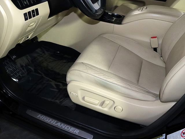 Used 2015 Toyota Highlander Limited image 27