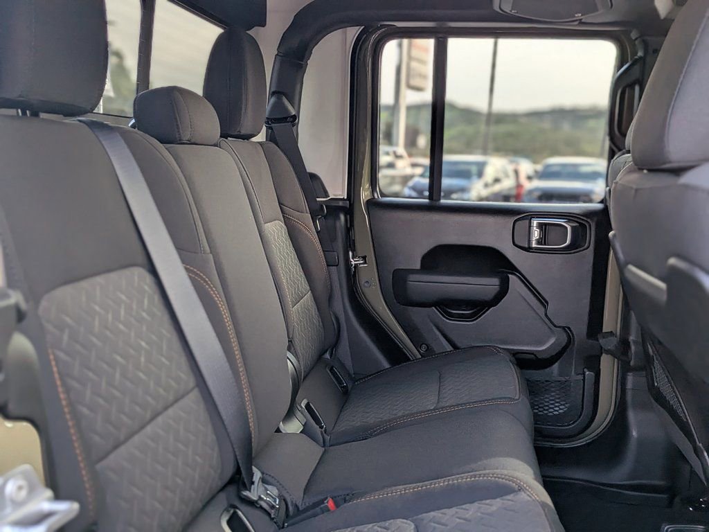 New 2026 Jeep Gladiator Mojave image 15