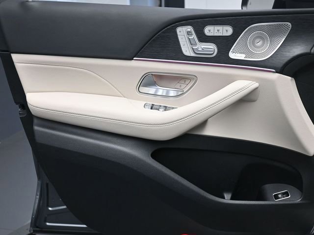 Used 2025 Mercedes-Benz GLS 450 4MATIC image 20