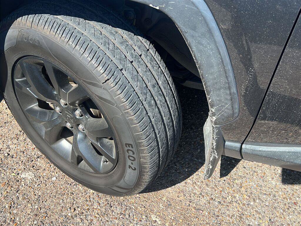 Used 2022 Toyota RAV4 LE FWD image 5