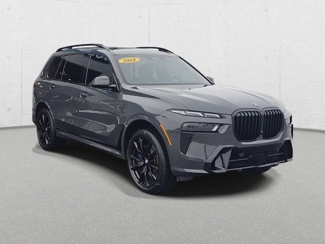 Used 2024 BMW X7 xDrive40i w/ M Sport Package image 3