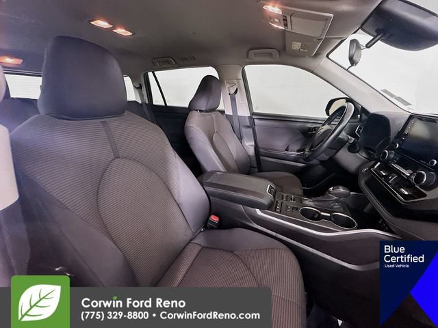 Used 2022 Toyota Highlander LE AWD/4WD image 29