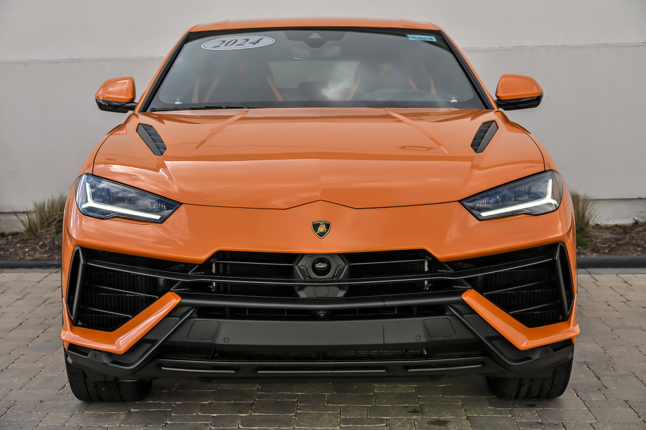 Used 2024 Lamborghini Urus S image 2