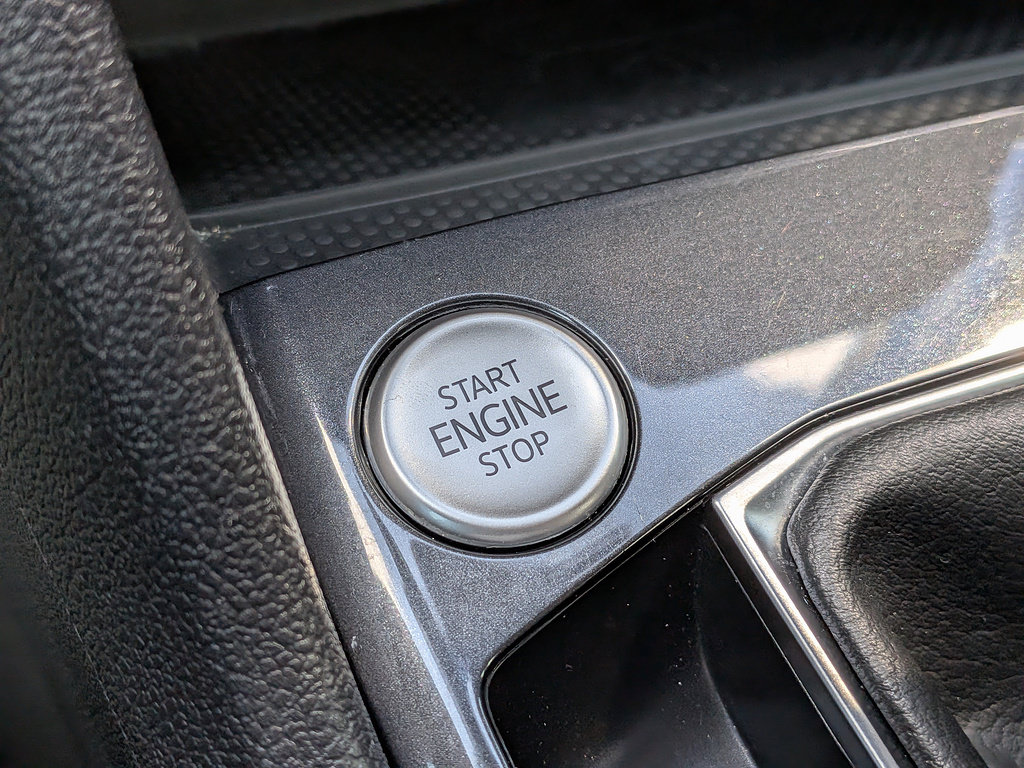 Used 2024 Volkswagen Tiguan SE R-Line FWD image 27