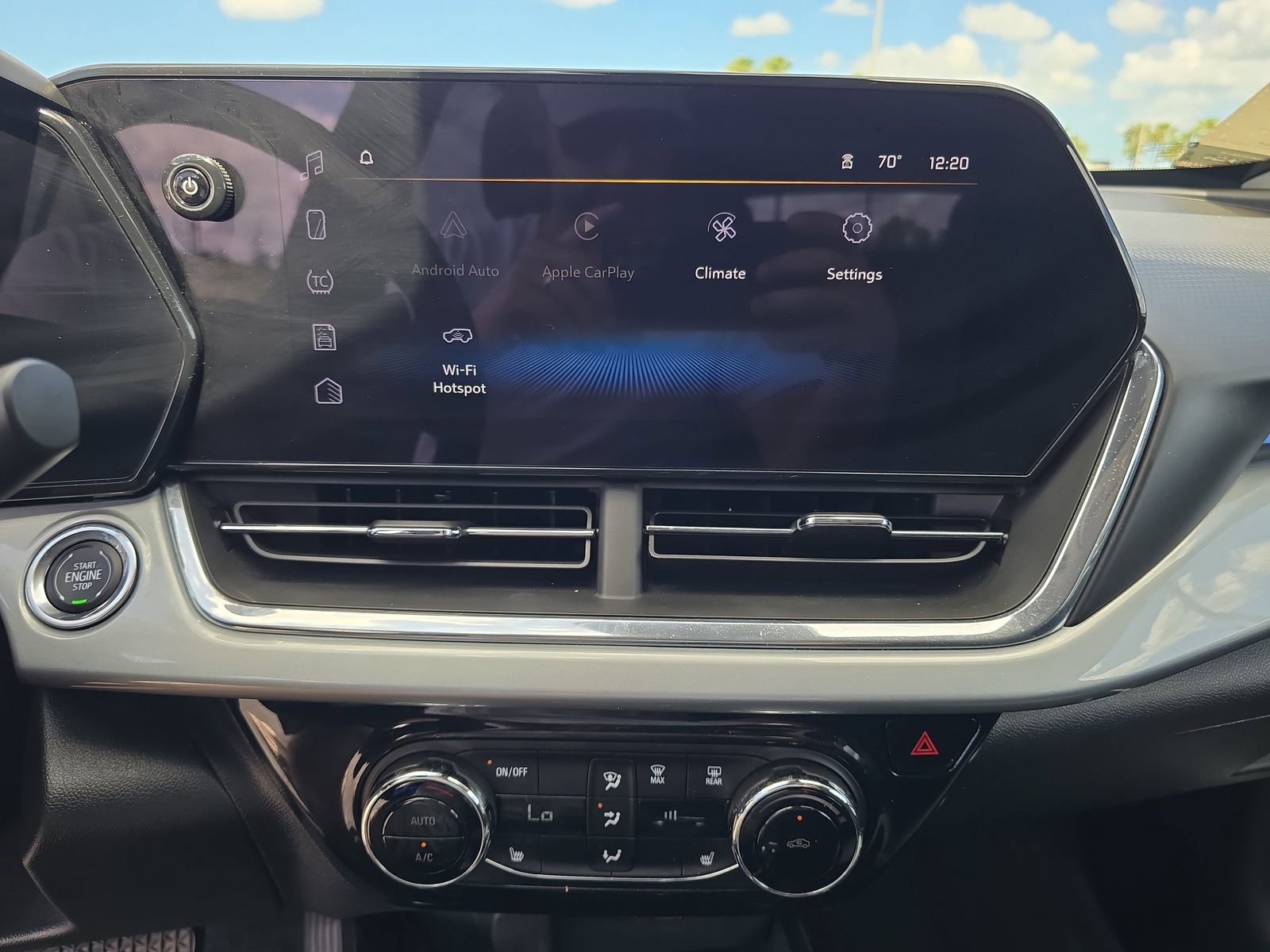 Used 2025 Chevrolet Trax LT w/ Driver Confidence Package image 16