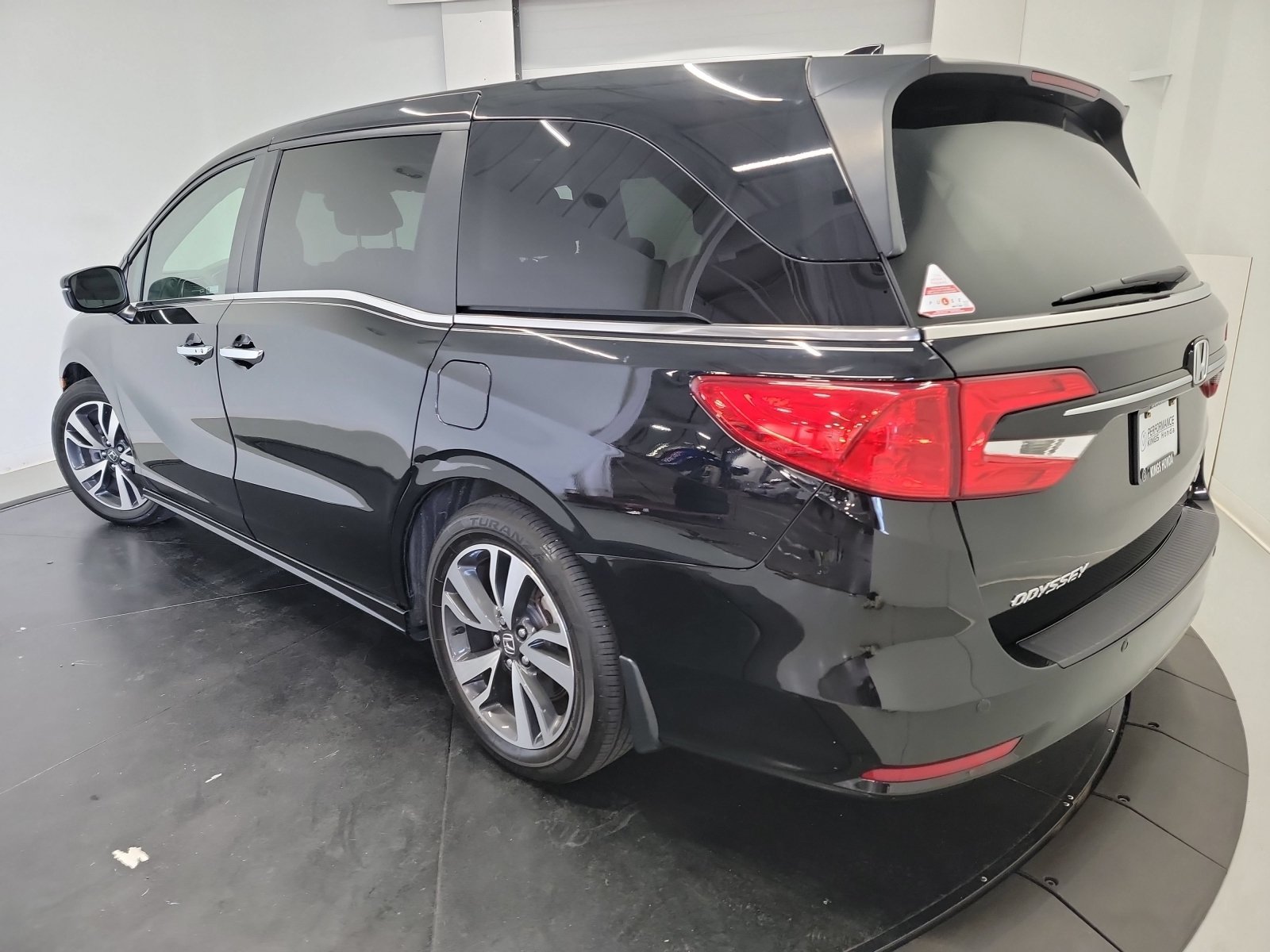 Certified 2024 Honda Odyssey Touring image 6