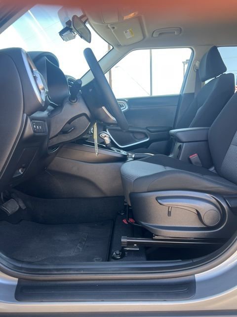 Used 2025 Kia Soul LX w/ LX Technology Package image 20