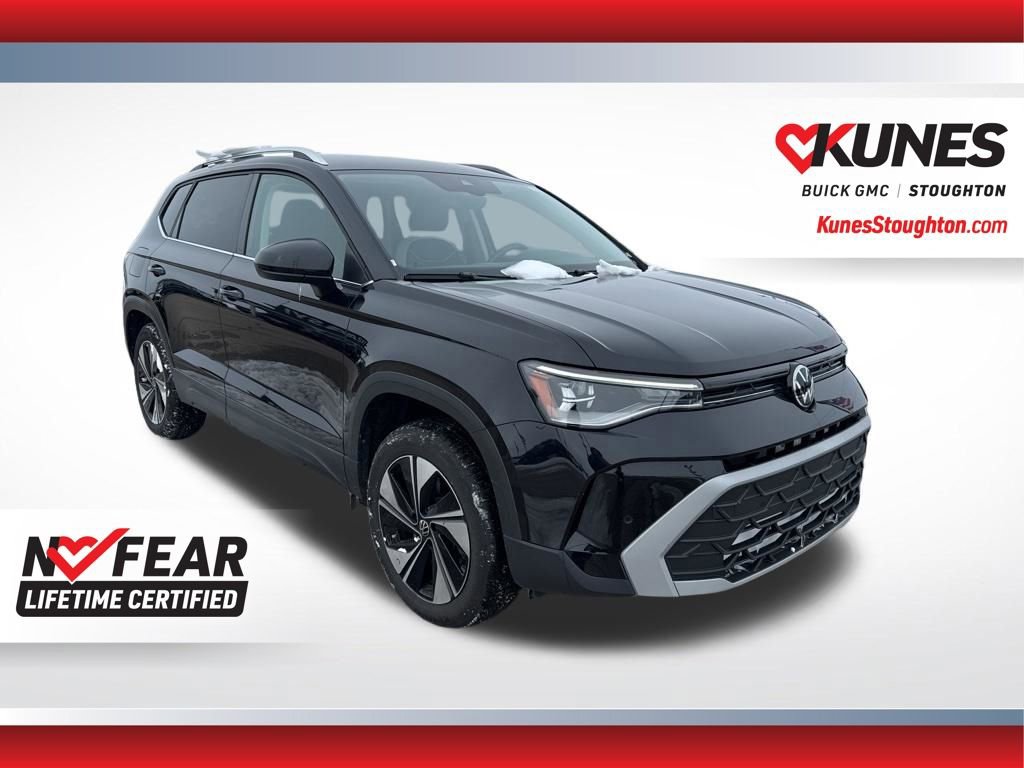 Used 2025 Volkswagen Taos SE image 3