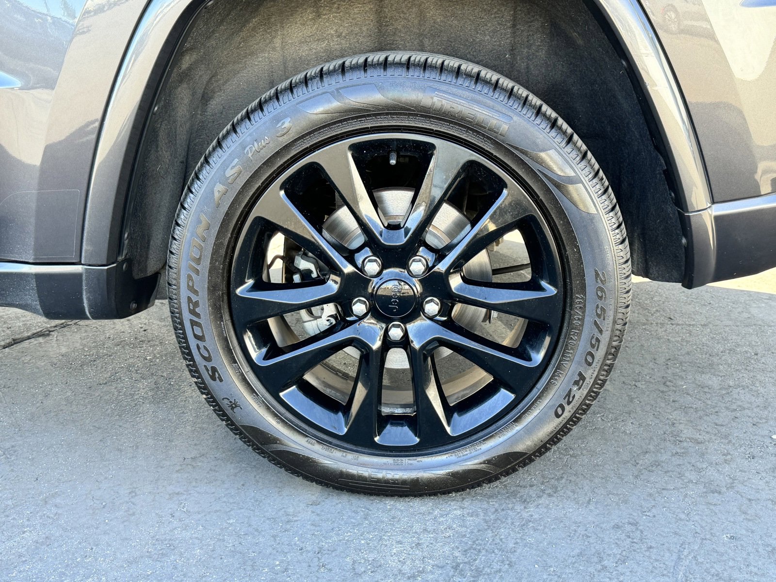 Used 2018 Jeep Grand Cherokee Altitude image 15