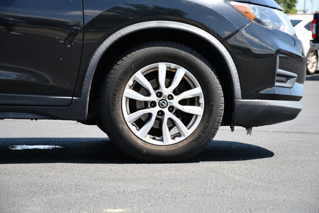 Used 2018 Nissan Rogue SV FWD image 9