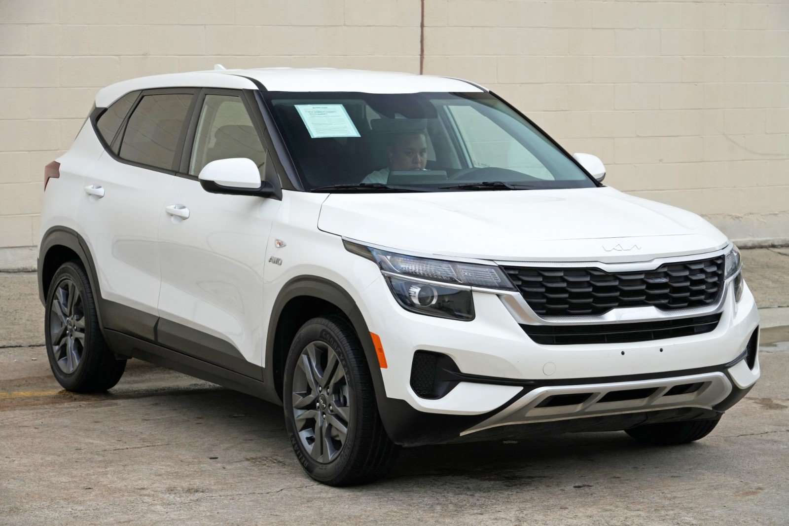 Used 2023 Kia Seltos LX AWD/4WD image 46