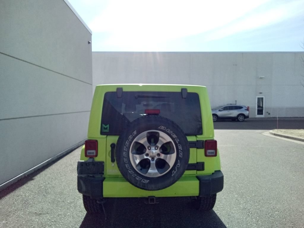 Used 2016 Jeep Wrangler Unlimited Sahara w/ Connectivity Group image 3