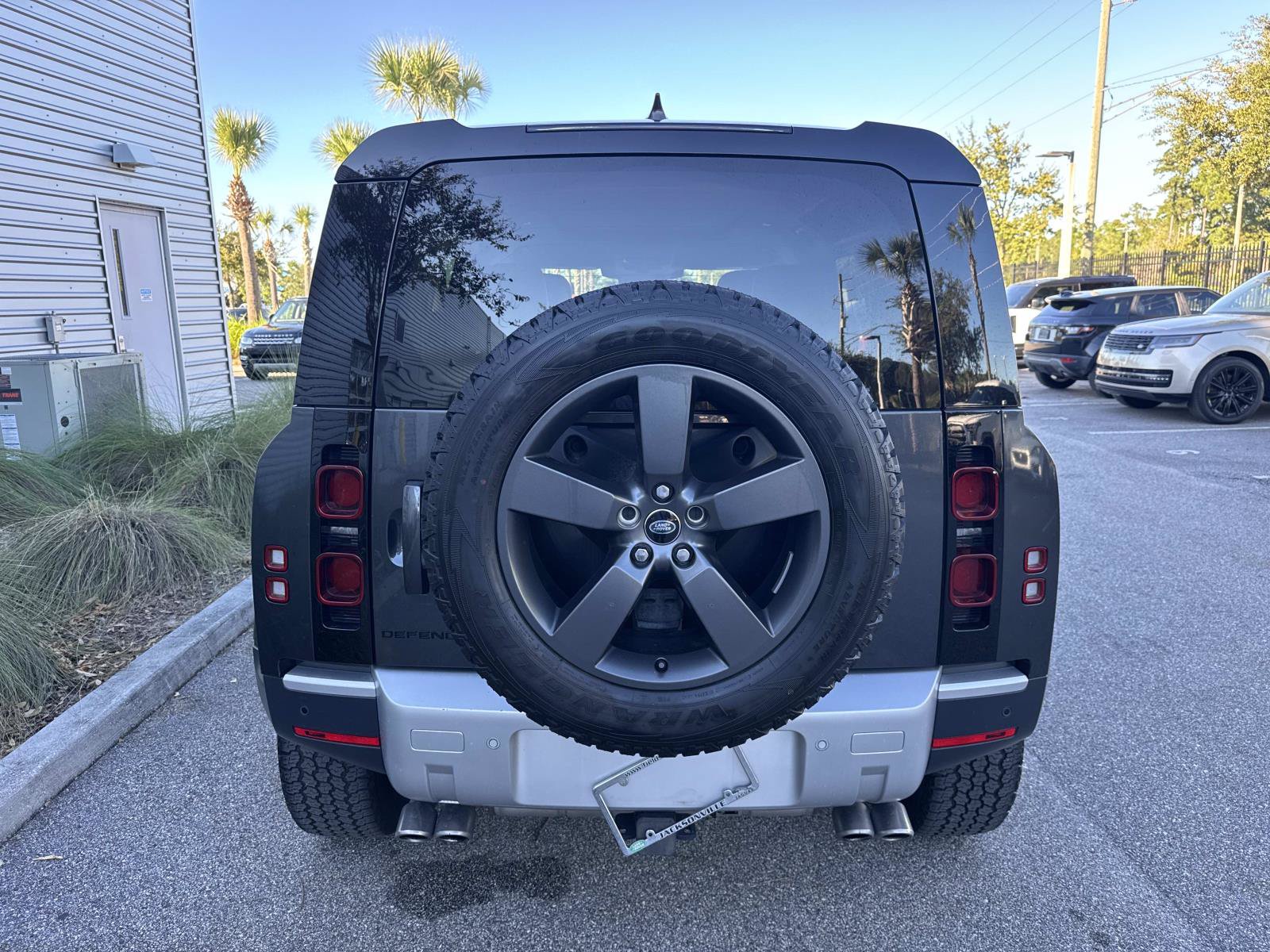 Certified 2024 Land Rover Defender 110 SE AWD/4WD image 7