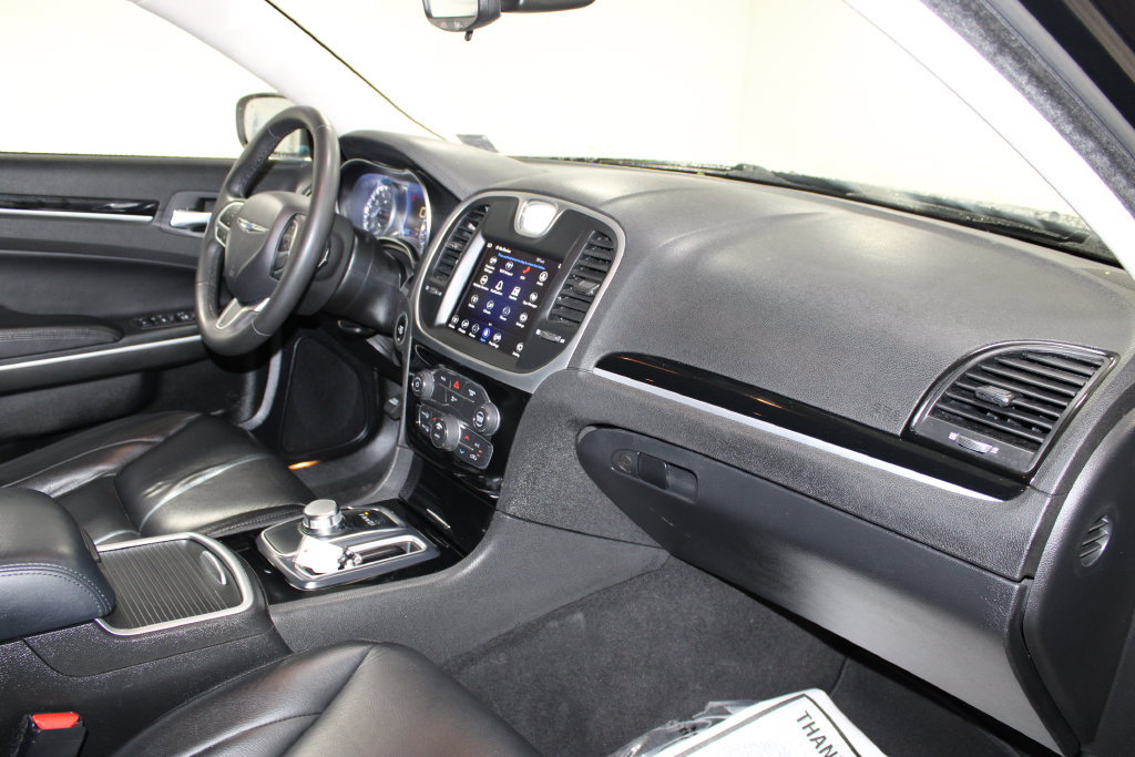 Used 2023 Chrysler 300 Touring AWD/4WD image 26