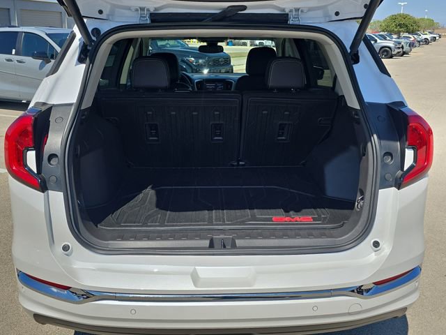 Used 2024 GMC Terrain Denali w/ Denali Premium Package AWD/4WD image 13