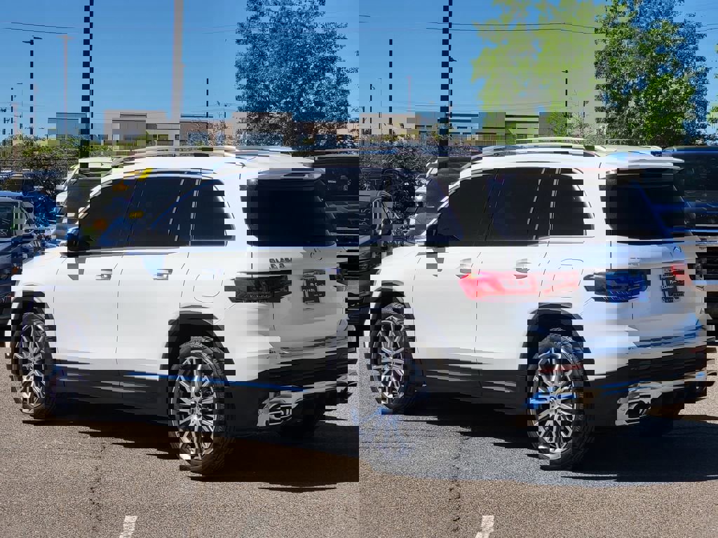 Used 2023 Mercedes-Benz GLB 250 4MATIC image 3