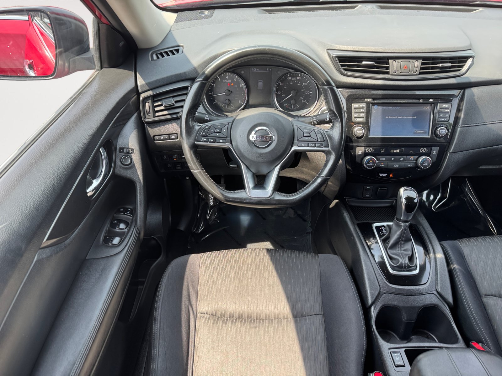 Used 2017 Nissan Rogue SV w/ SV Premium Package AWD/4WD image 10