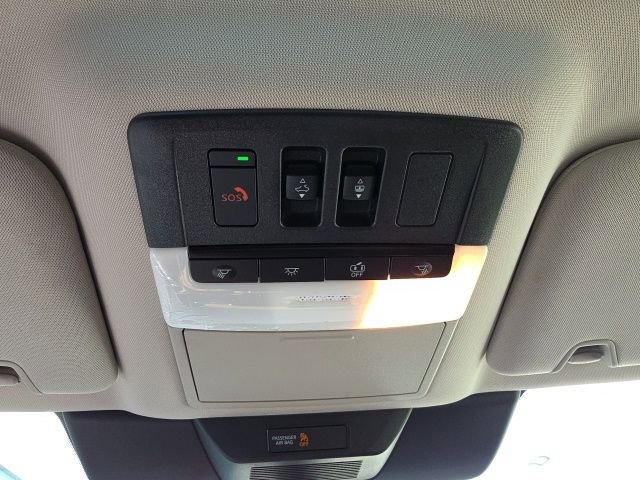 Used 2025 Nissan Pathfinder Platinum w/ Cargo Package image 21