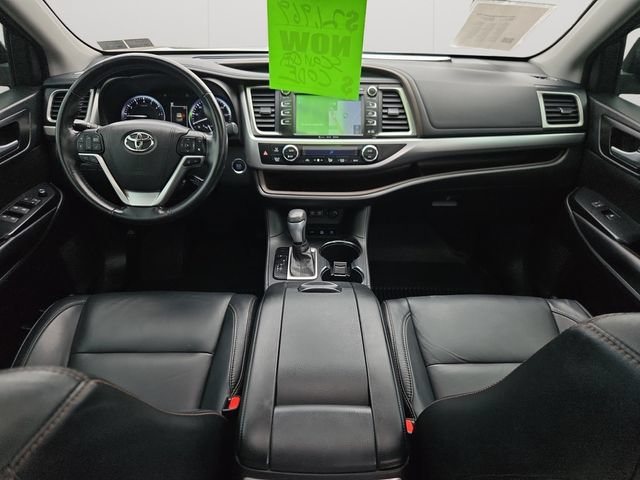 Certified 2017 Toyota Highlander XLE AWD/4WD image 18