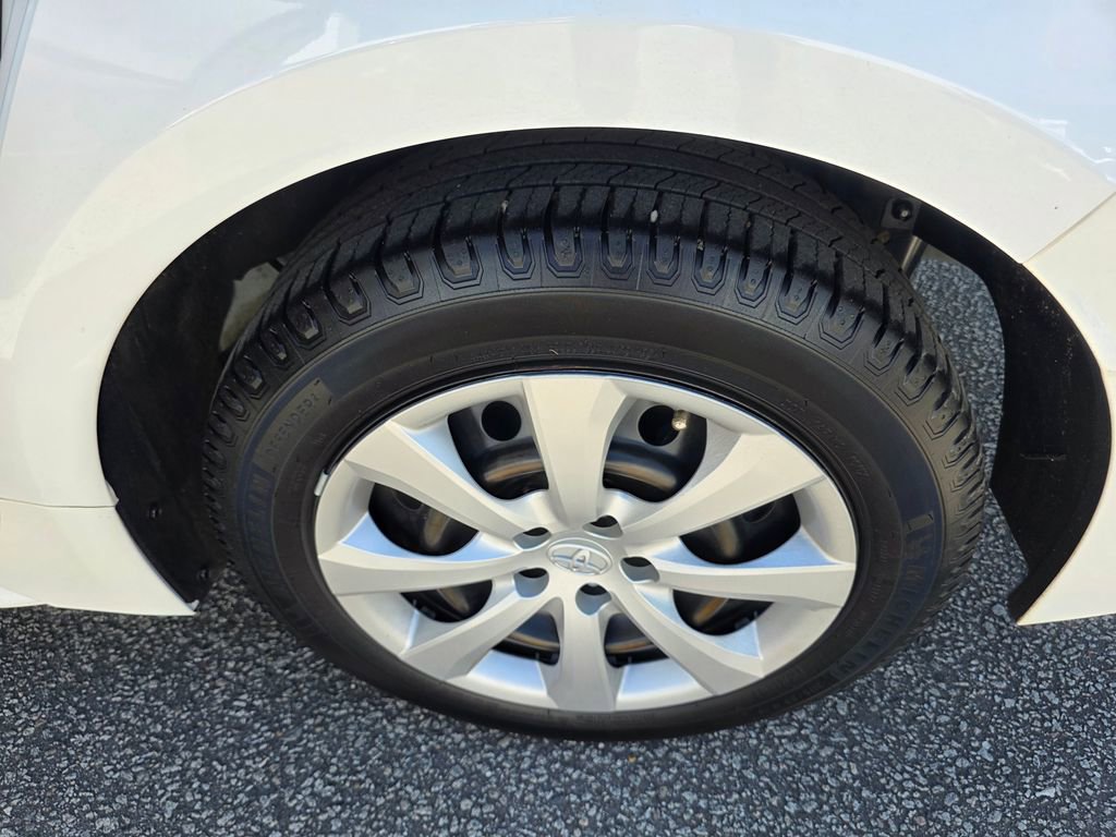 Used 2023 Toyota Corolla LE FWD image 15