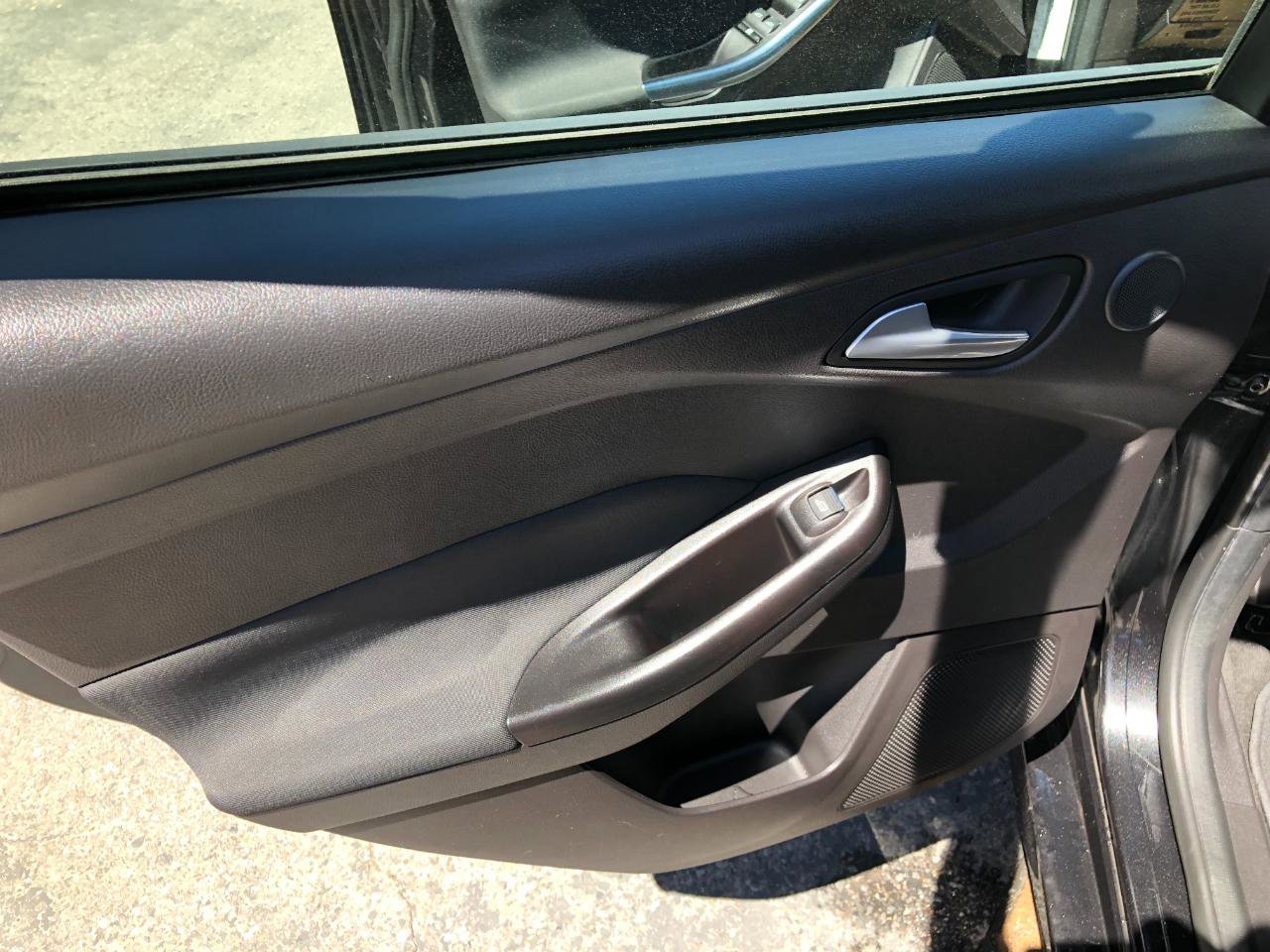 Used 2013 Ford Focus ST FWD image 34