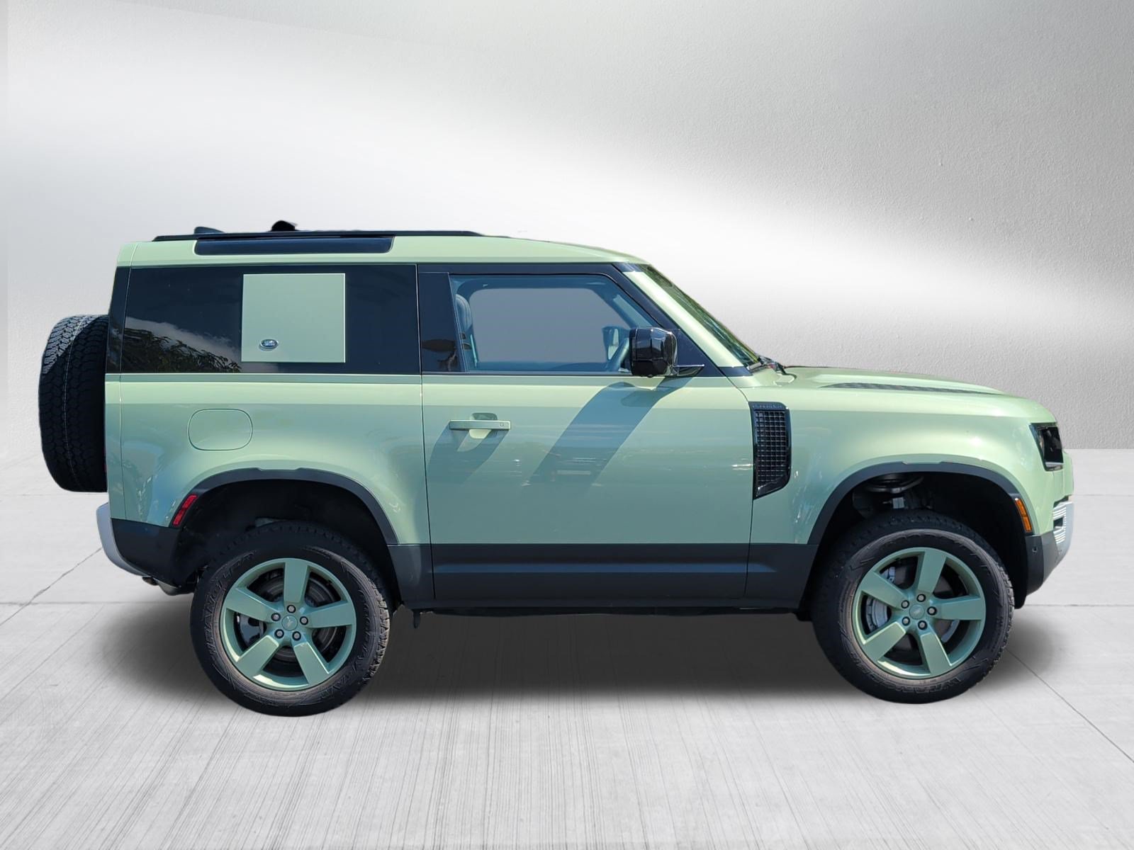 Used 2023 Land Rover Defender 110 75th Limited Edition AWD/4WD image 8