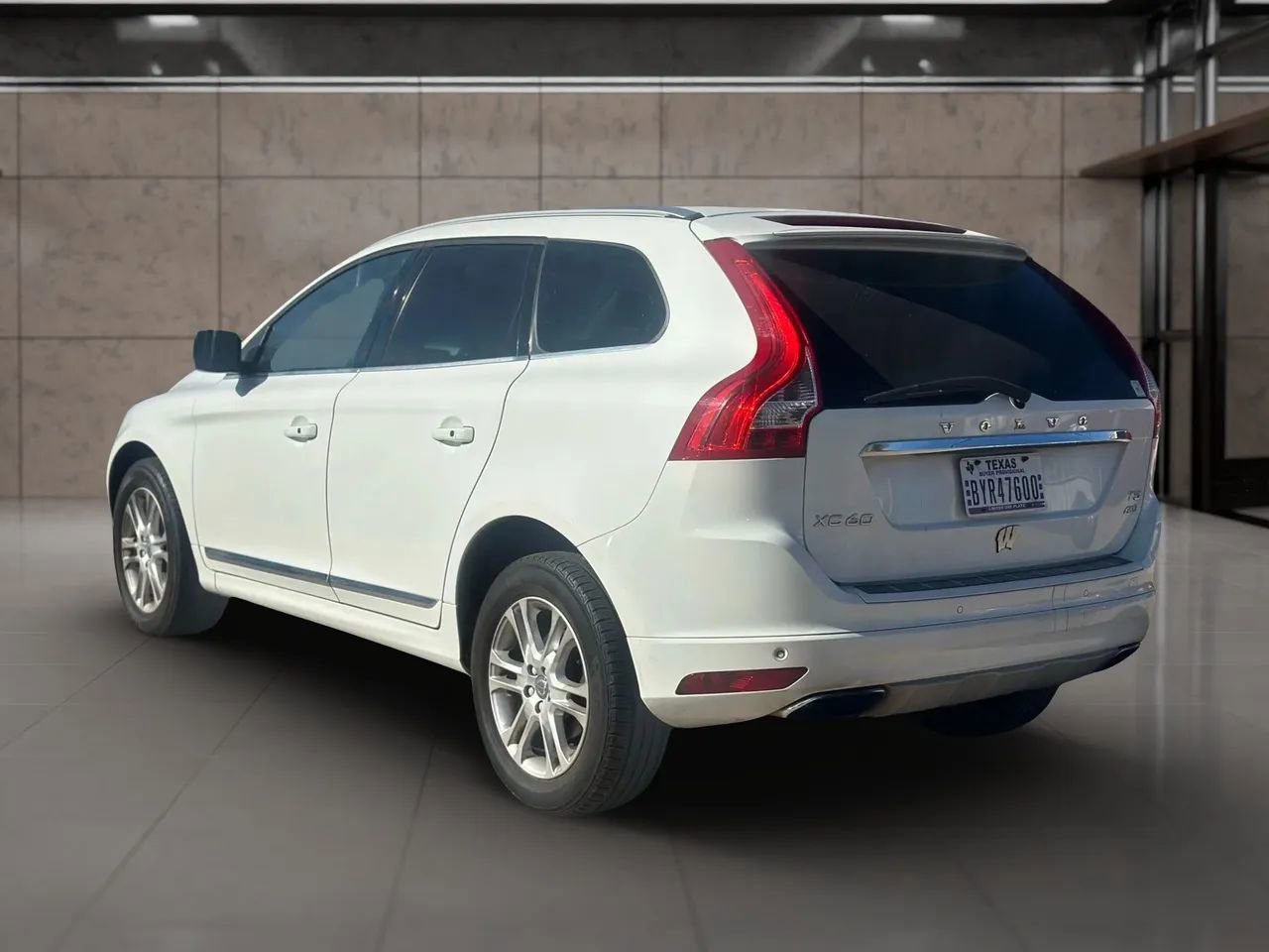 Used 2016 Volvo XC60 T5 Premier image 9