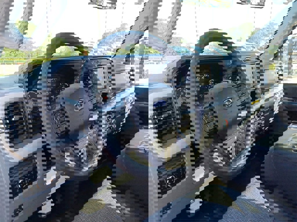 New 2025 Ford F350 XLT w/ FX4 Off-Road Package image 10